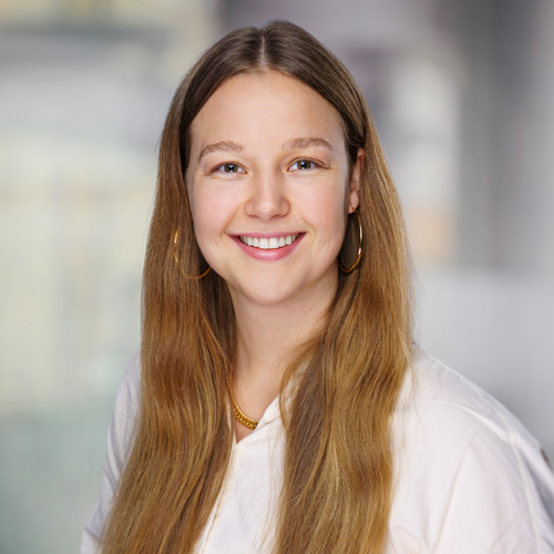  Arndt Karoline